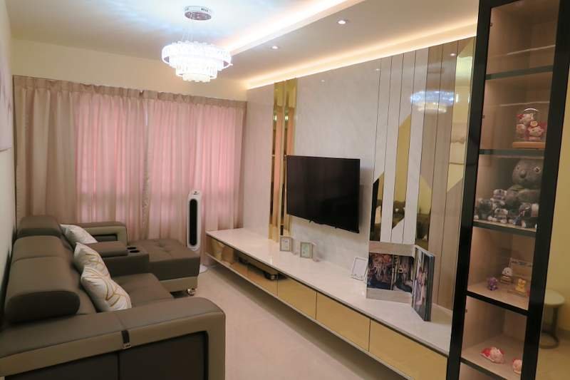 TV Console Wall in an HDB Living Room in Singapore: Points, Bracket Backing and Console Height to Fix Before the Wall Closes
